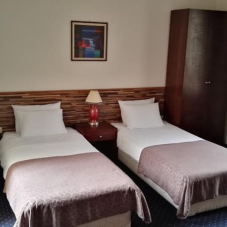 Guest House Solo Shumen Dış mekan fotoğraf